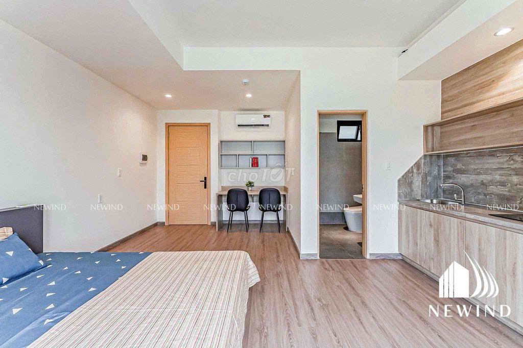 Căn hộ Studio Ban công/ cửa sổ Full NT gần cầu Nguyễn Văn Cừ_ sát Q1