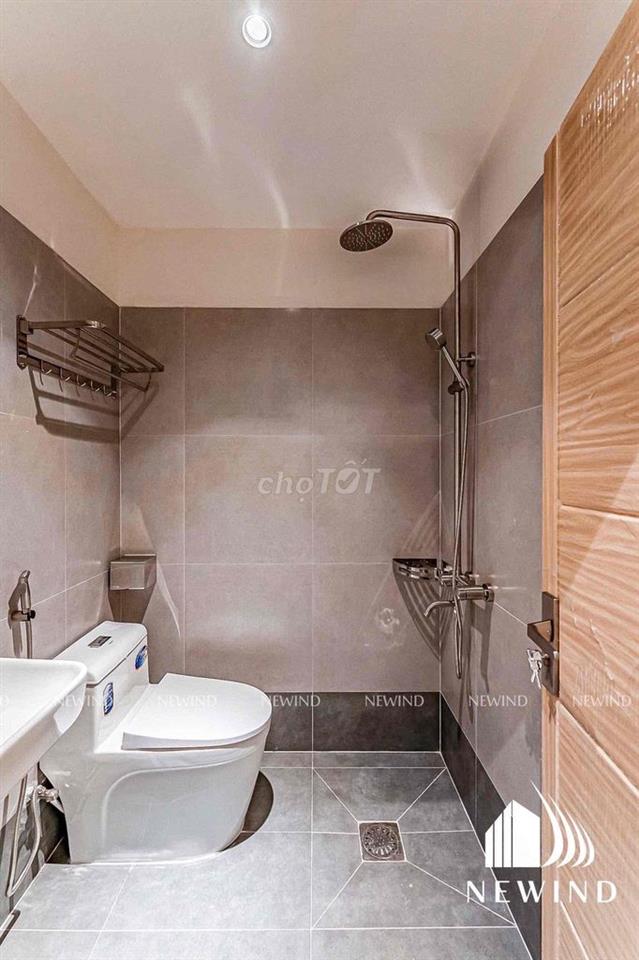 Căn hộ Studio Ban công/ cửa sổ Full NT gần cầu Nguyễn Văn Cừ_ sát Q1
