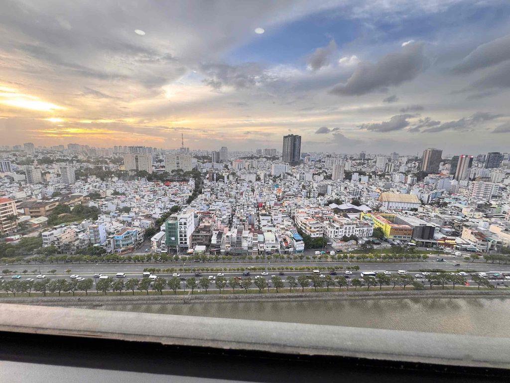 Cho thuê The Gold View 3pn 2wc đầy đủ nội thất, giá tốt chỉ 26tr/th
