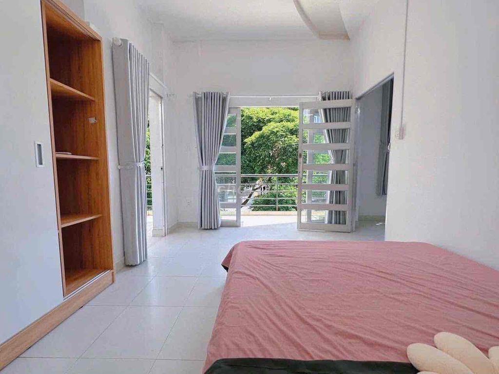 1PN BALCON SIÊU RỘNG FULL NỘI THẤT | TRUNG TÂM QUẬN 4