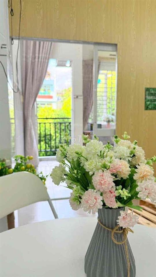 căn 2 PN Ngay gần ĐH Nguyễn Tất Thành , mặt tiền xe hơi trước nhà
