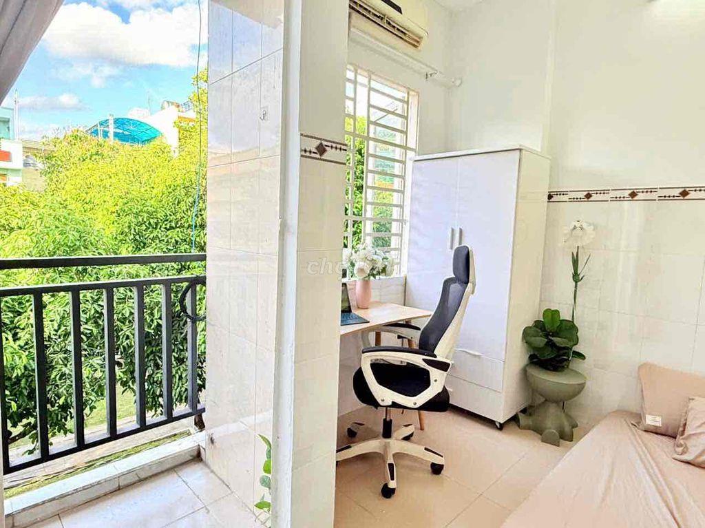 căn 2 PN Ngay gần ĐH Nguyễn Tất Thành , mặt tiền xe hơi trước nhà