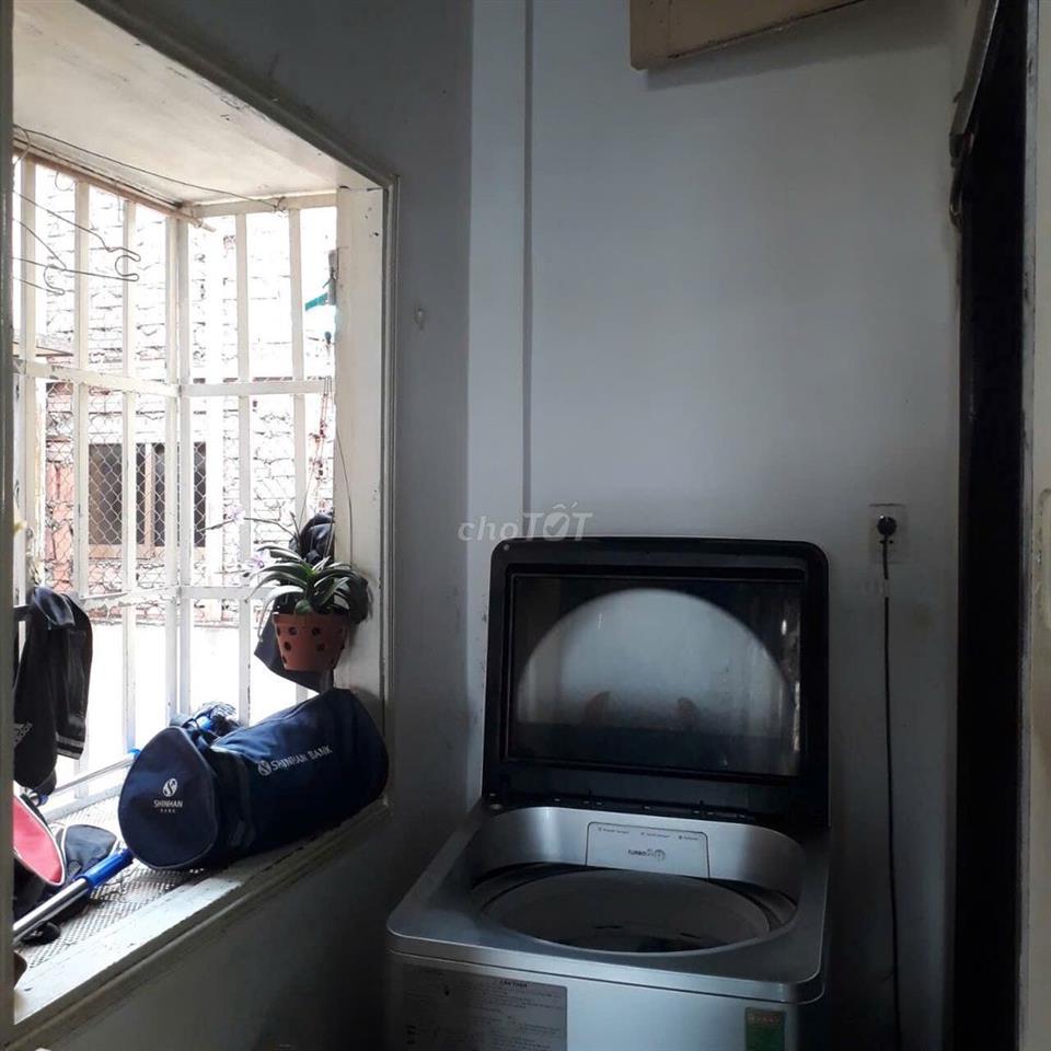 Cho thuê chung cư Đoàn Văn Bơ, phường Xóm Chiếu (Q4)