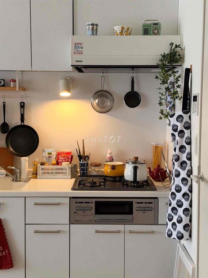 ban cong rộng rãi full nội thất gần trung tâm gần trường đại học tdt