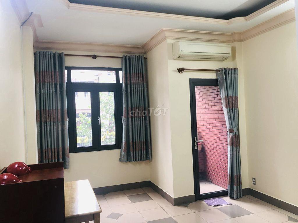 Chính chủ bán nhà mặt tiền đường Khánh Hội, vị trí cực đẹp.