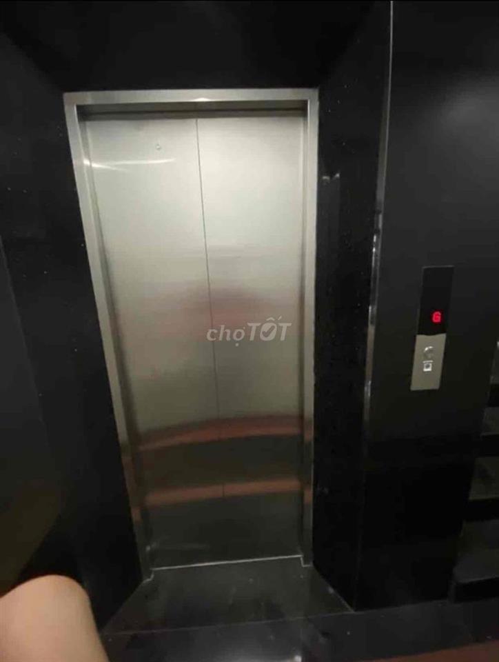 Bán nhà 183 Bến Vân Đồn đang cho thuê CHDV