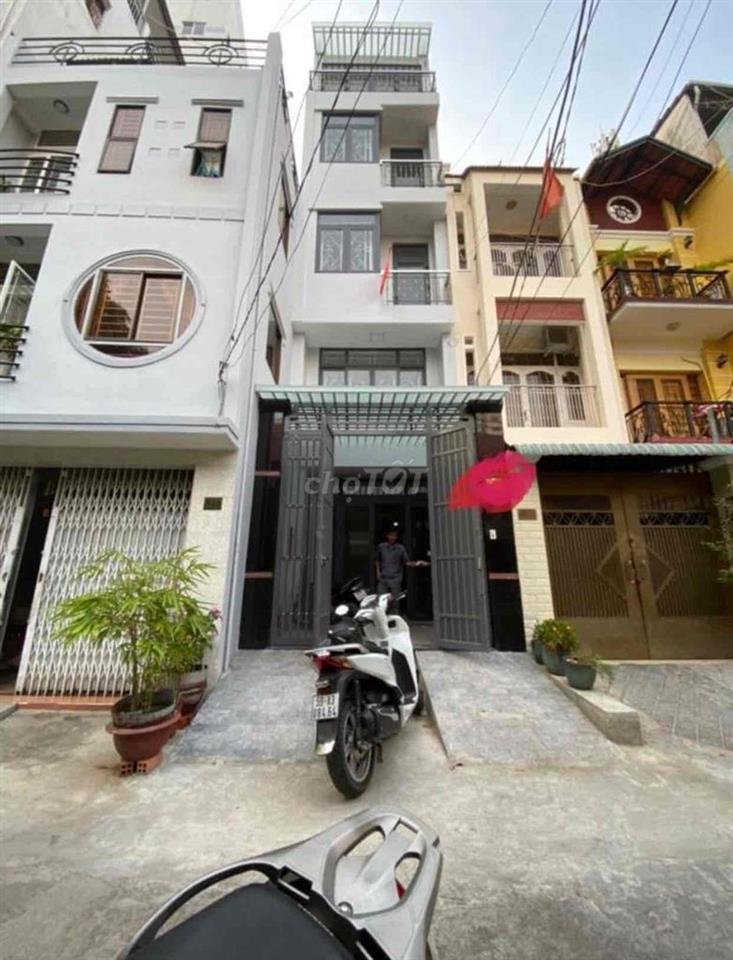 Bán nhà 183 Bến Vân Đồn đang cho thuê CHDV