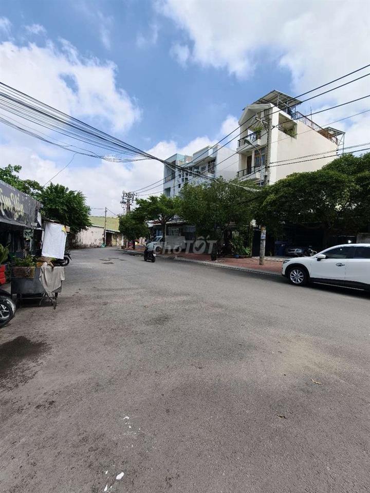 1 Tỷ 750 Nhà MT Trần Thị Ngôi P4Q8 . 2% phí hh ace nhận đủ