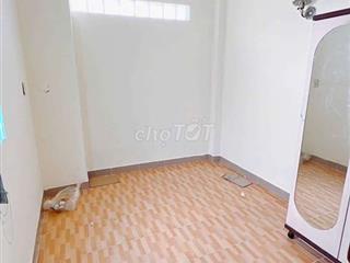 NGUYÊN CĂN CHO THUÊ 6tr5 QUẬN 4.