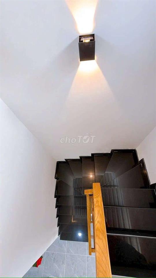 BÁN NHÀ NHỎ 2 TẦNG 1,3 tỷ ( QUẬN 4 )
