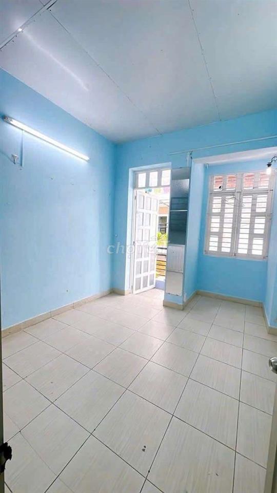 NGUYÊN CĂN ĐƯỜNG XE HƠI 11tr ( Q4 )