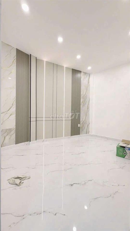 BÁN NHÀ ĐẸP MỚI XÂY 2 TẦNG 4,9 tỷ QUẬN 4