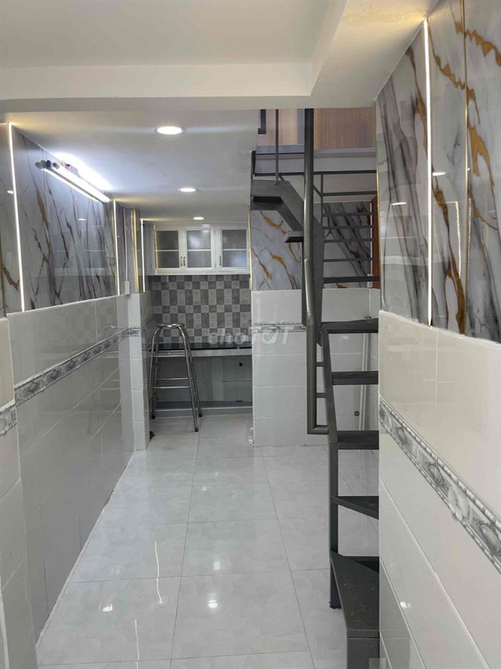nhà đẹp cần bán đường bến Vân đồn F2Q4