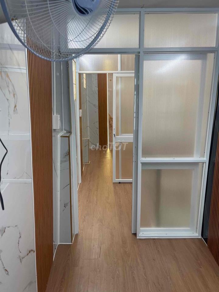 nhà đẹp cần bán đường bến Vân đồn F2Q4