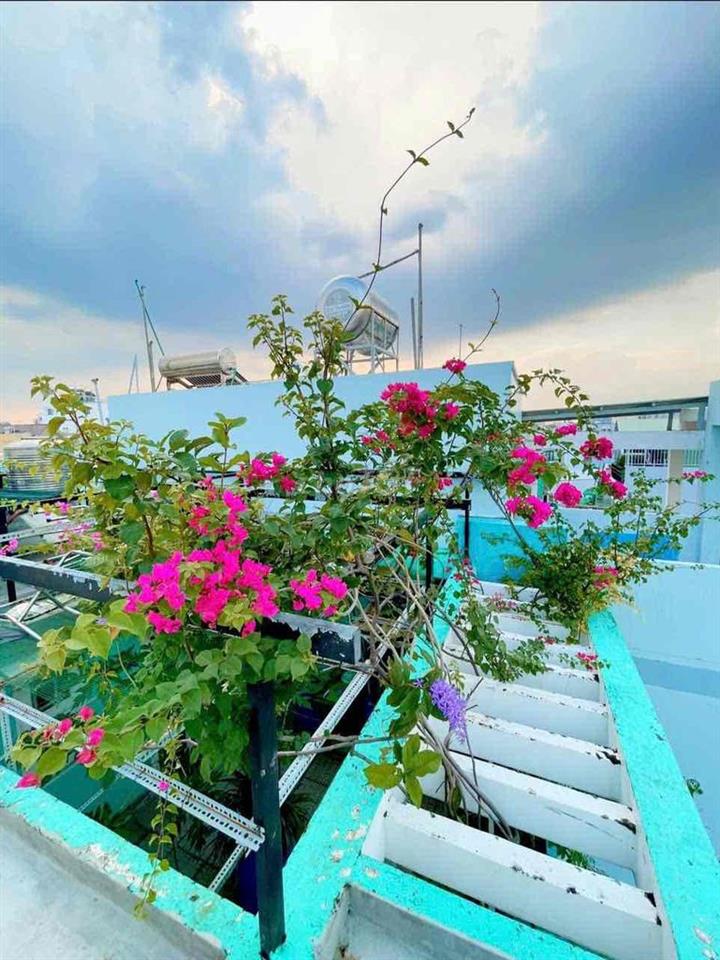 nhà đẹp cần bán đường đoàn văn bơ F18 Q4