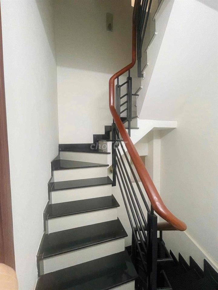 nhà bán chính chủ đường vĩnh Khánh F10Q4