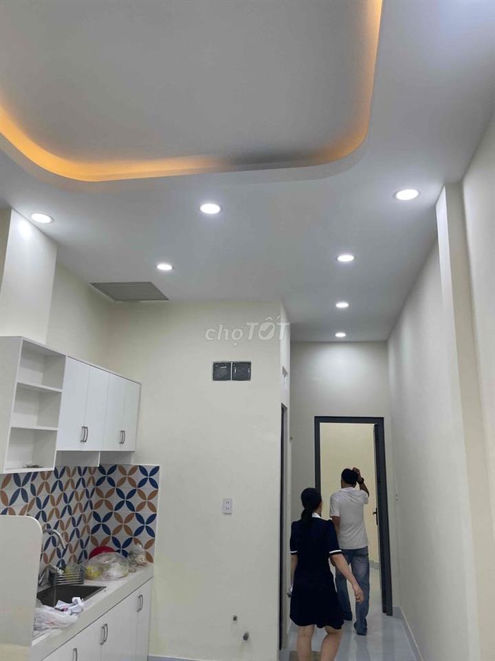 nhà đẹp cần bán đường tôn Đản F8Q4
