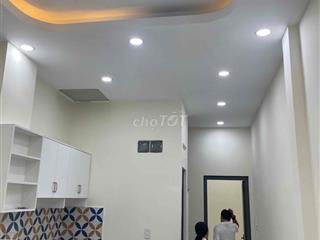 nhà đẹp cần bán đường tôn Đản F8Q4