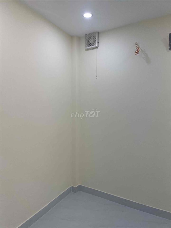 nhà đẹp cần bán đường tôn Đản F8Q4