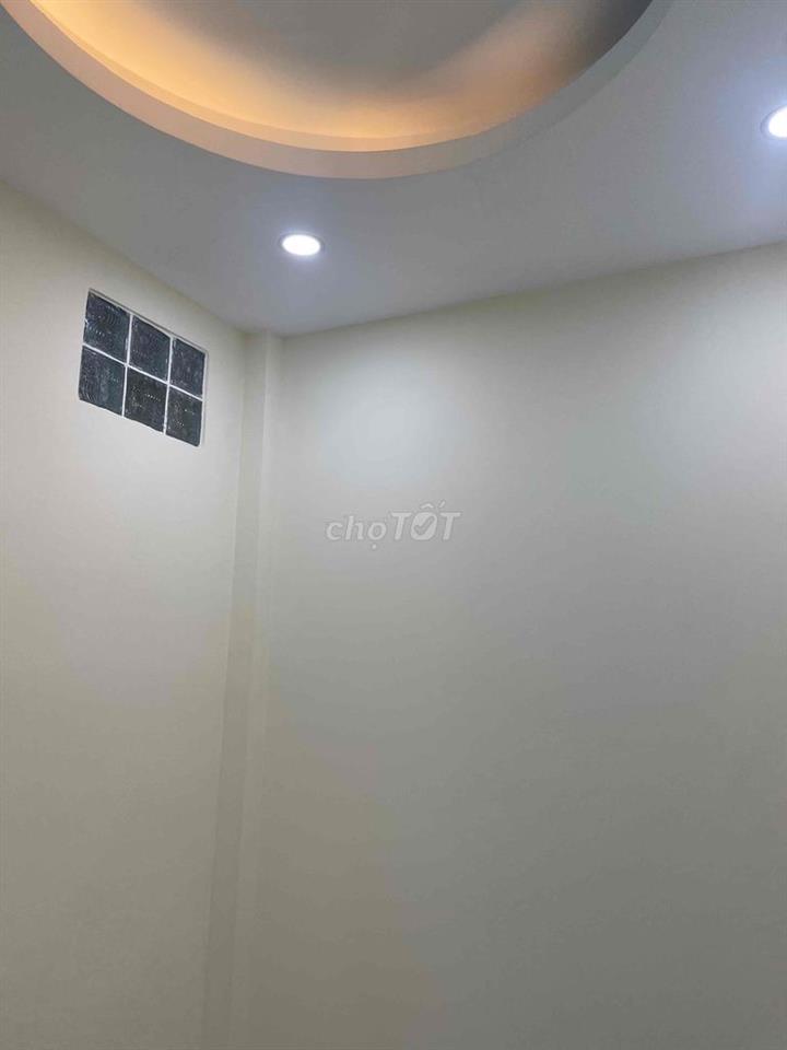 nhà đẹp cần bán đường tôn Đản F8Q4