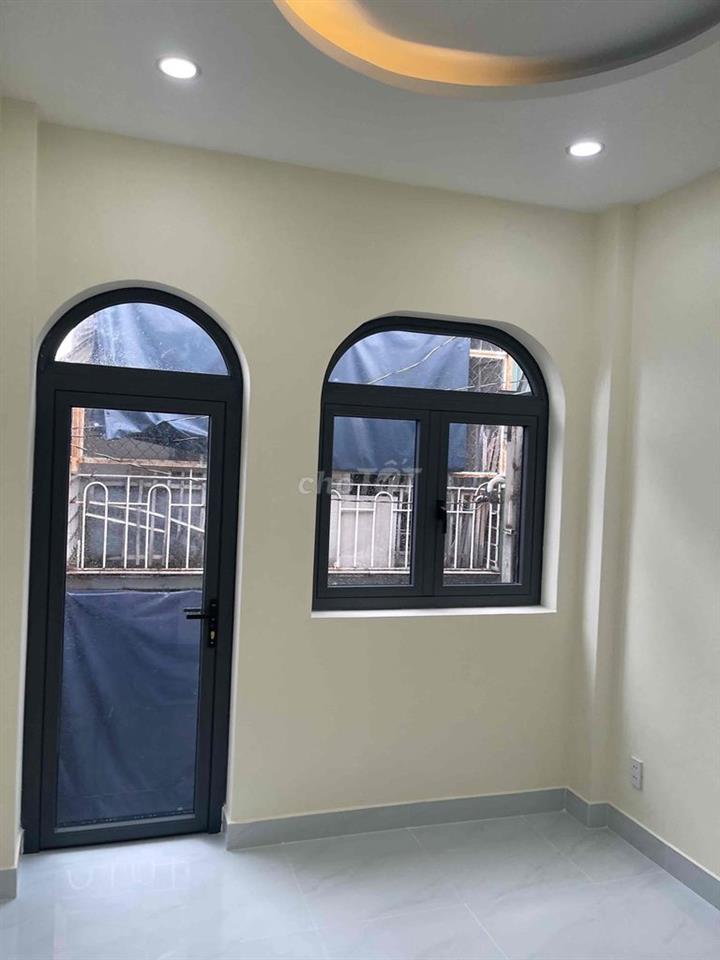 nhà đẹp cần bán đường tôn Đản F8Q4
