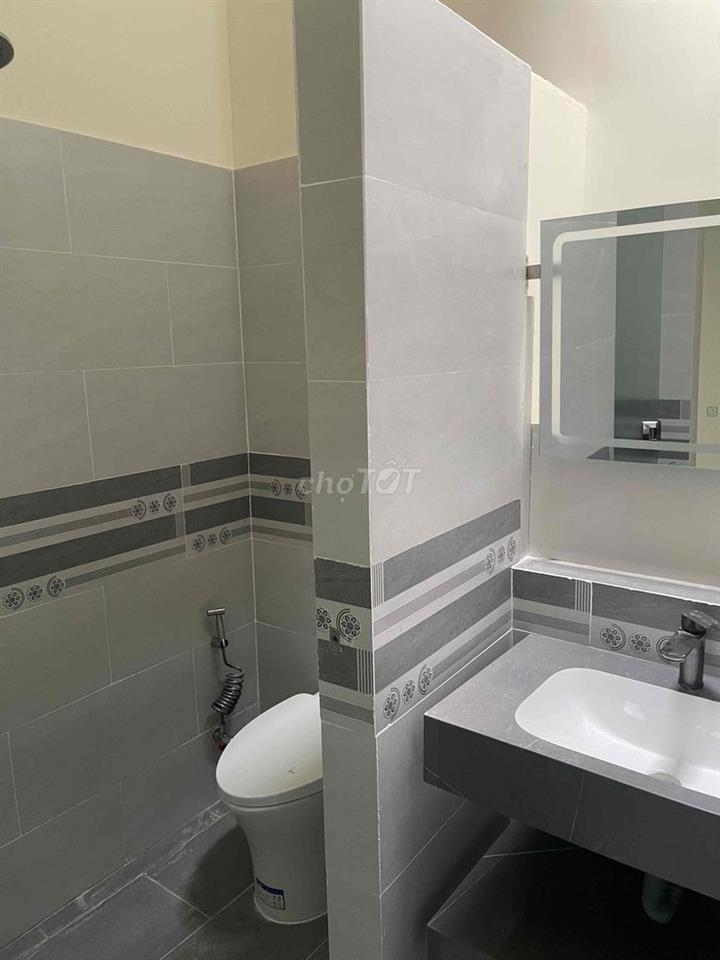 nhà đẹp cần bán đường tôn Đản F8Q4
