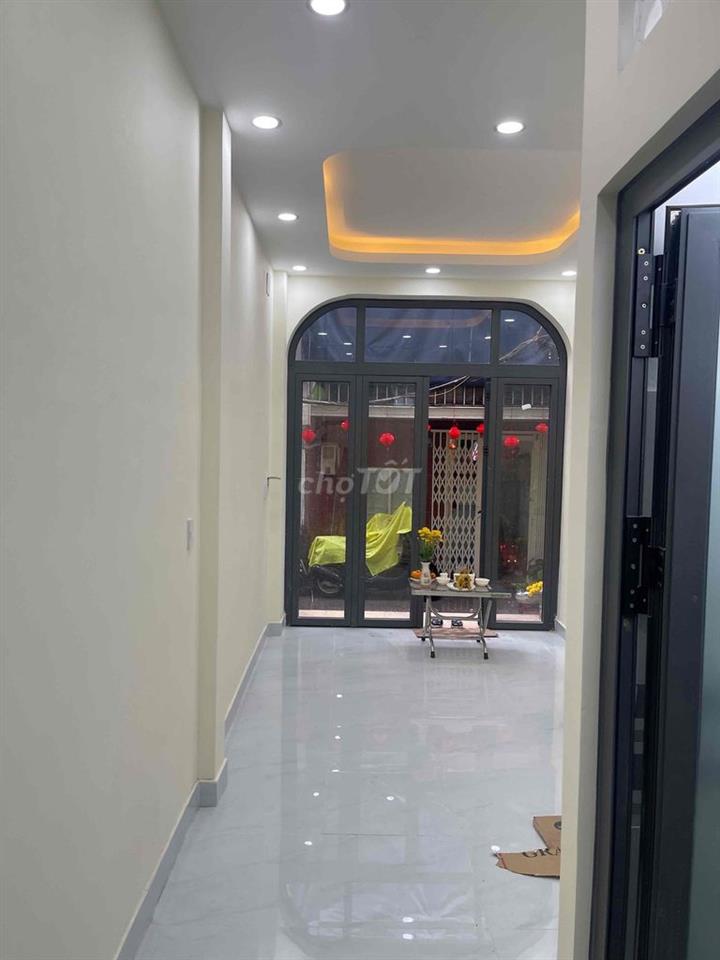 nhà đẹp cần bán đường tôn Đản F8Q4
