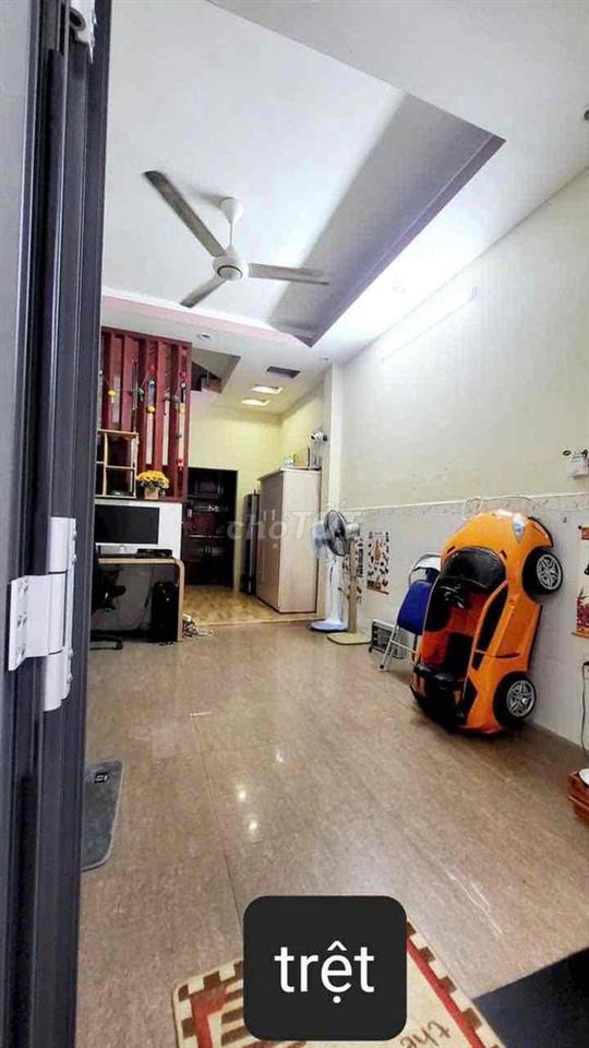nhà đẹp cần bán đường tôn Đản F15Q4