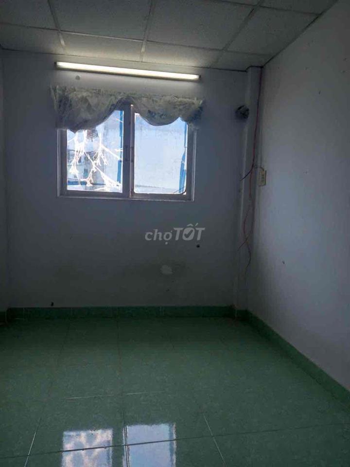 nhà cần bán đường tôn Đản F8Q4