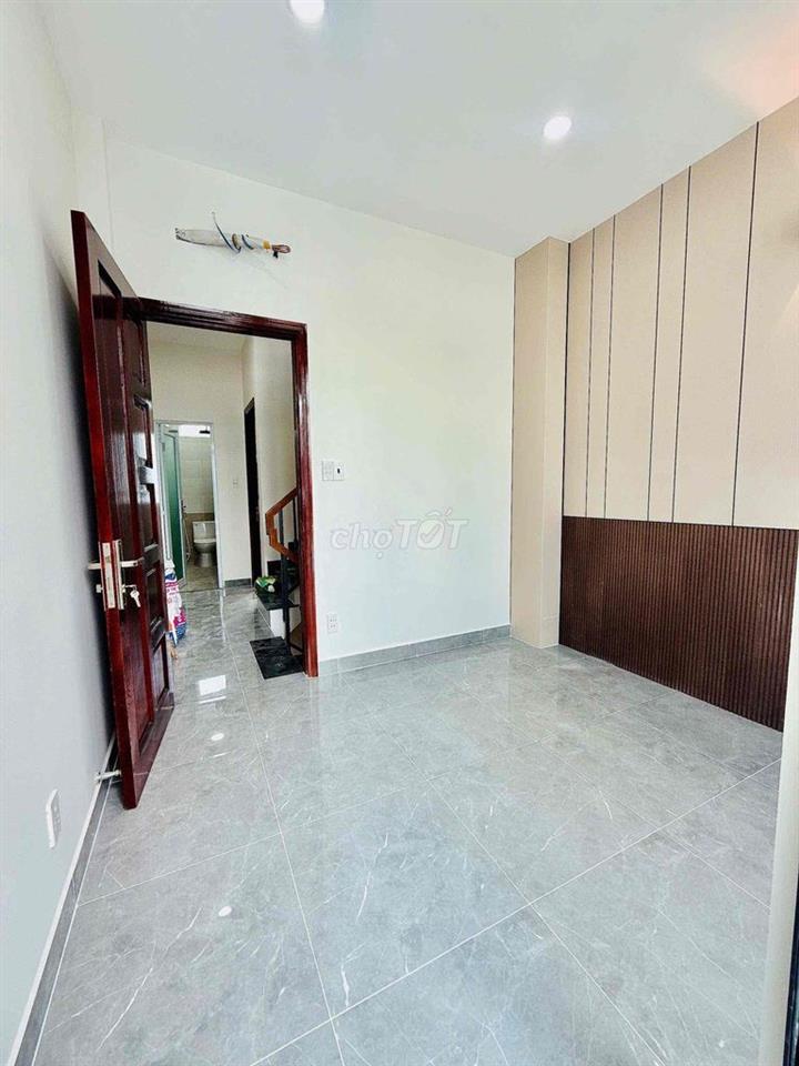 🏡 NHÀ MỚI ĐẸP – HẺM 1/ TÔN ĐẢN, QUẬN 4 – 4PN, SÂN THƯỢNG – CHỈ 5.2 TỶ