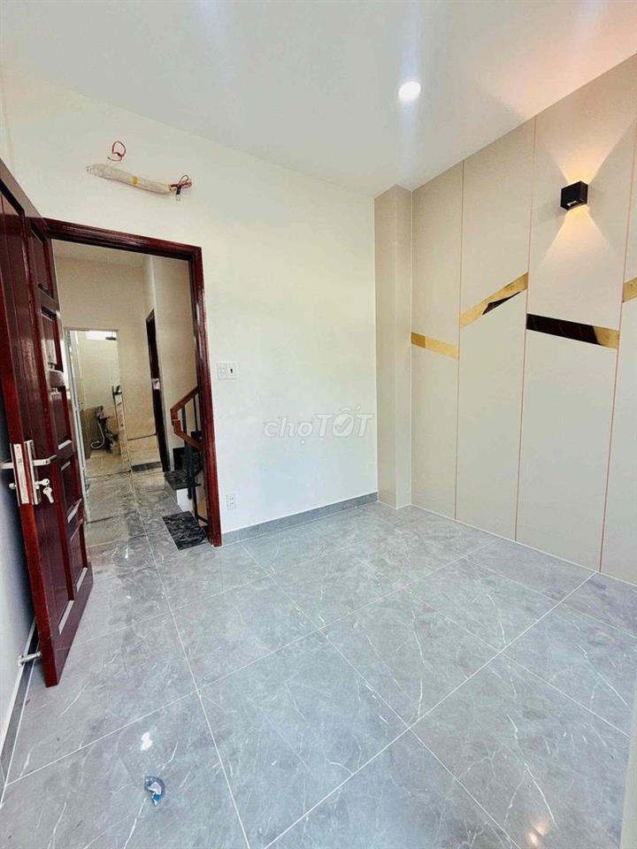 🏡 NHÀ MỚI ĐẸP – HẺM 1/ TÔN ĐẢN, QUẬN 4 – 4PN, SÂN THƯỢNG – CHỈ 5.2 TỶ