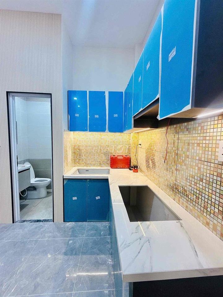 🏡 NHÀ MỚI ĐẸP – HẺM 1/ TÔN ĐẢN, QUẬN 4 – 4PN, SÂN THƯỢNG – CHỈ 5.2 TỶ