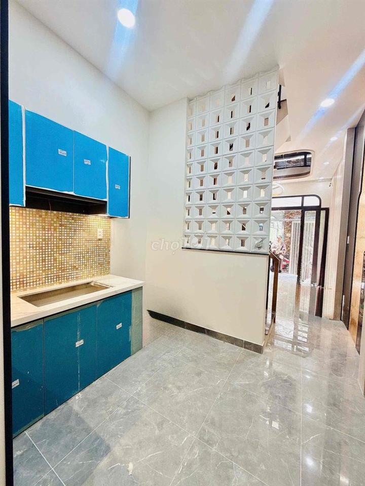 🏡 NHÀ MỚI ĐẸP – HẺM 1/ TÔN ĐẢN, QUẬN 4 – 4PN, SÂN THƯỢNG – CHỈ 5.2 TỶ