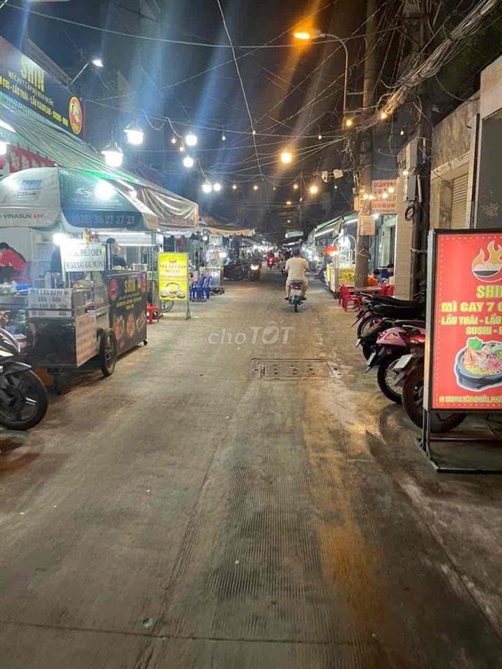 Nhà Q4 chính chủ cần bán