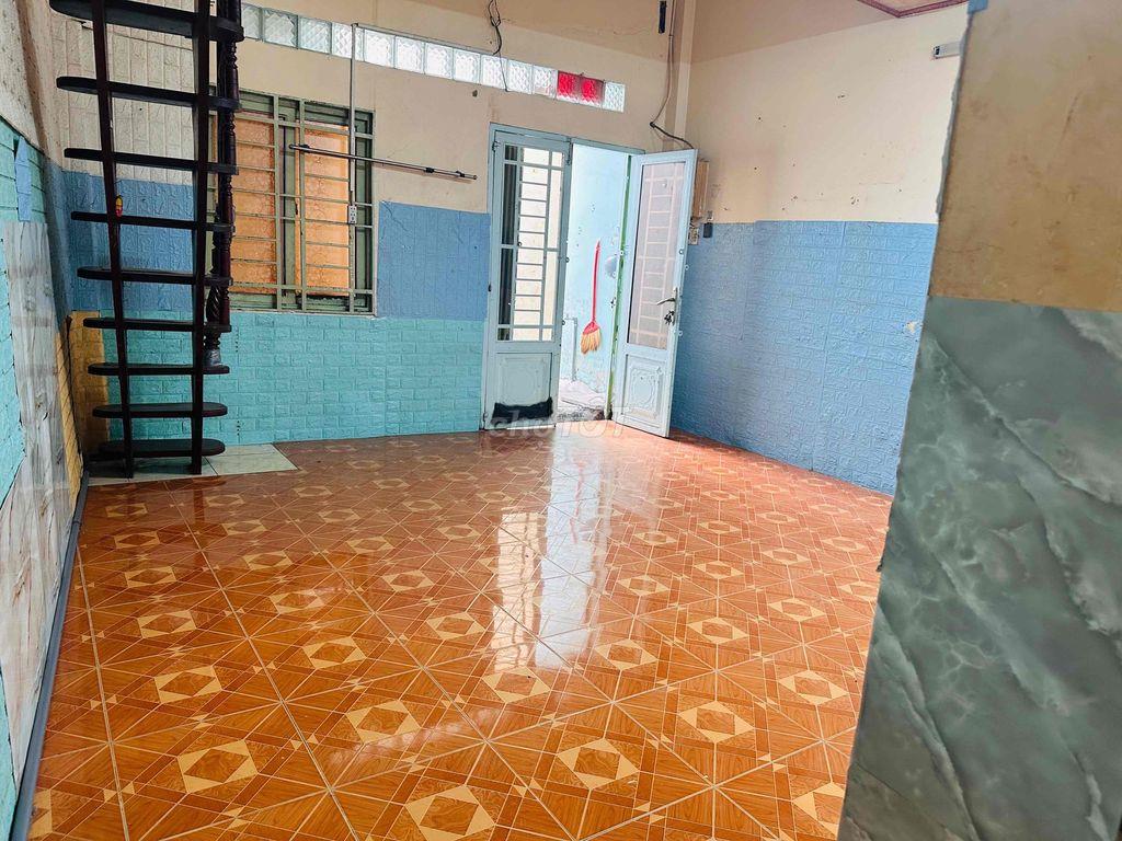 bán nhà giá rẻ quận 4 diện tích lớn