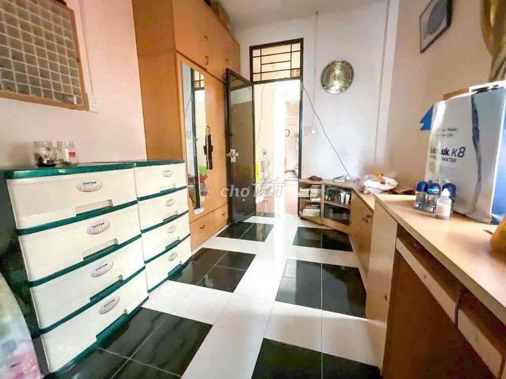 Bán Nhà 57m2 hẻm 1/ kdc HH Tôn Thất Thuyết P3 Q4
