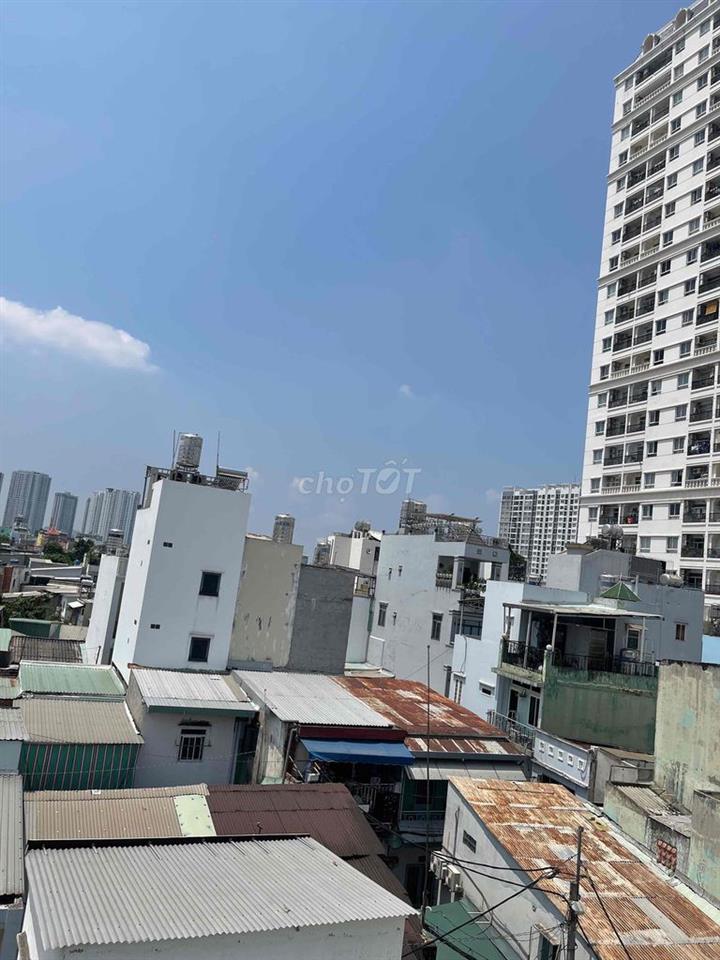 nhà đẹp cần bán đường bến Vân đồn F2Q4