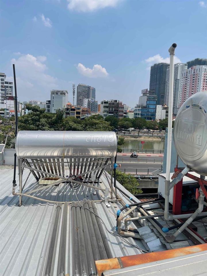 nhà đẹp cần bán đường bến Vân đồn F2Q4