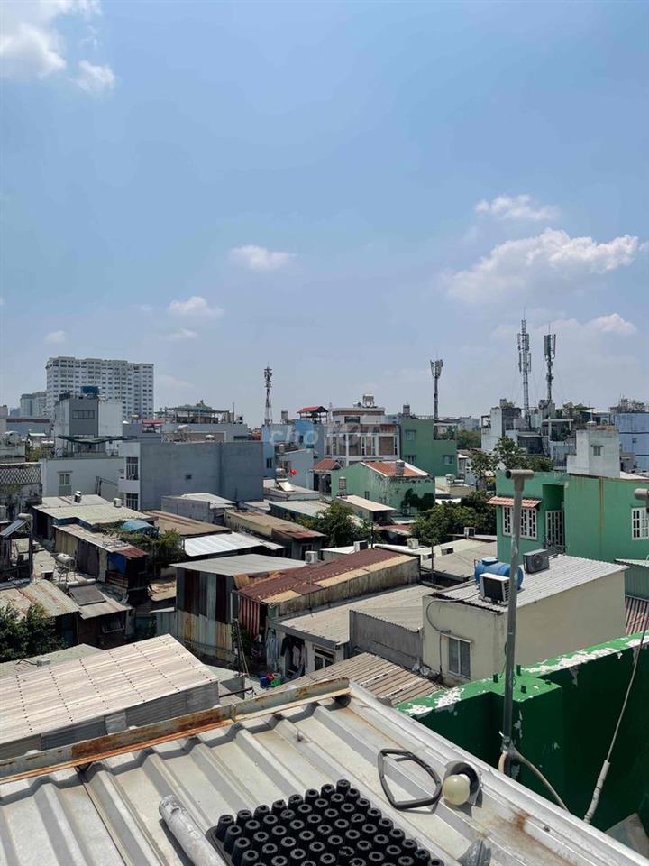 nhà đẹp cần bán đường bến Vân đồn F2Q4