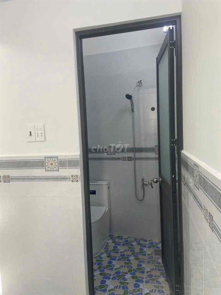 nhà đẹp cần bán đường tôn Đản F8Q4