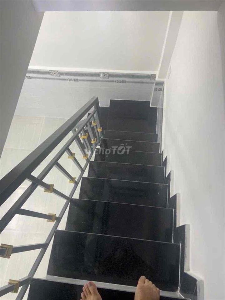 nhà đẹp cần bán đường tôn Đản F8Q4