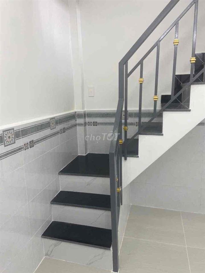 nhà đẹp cần bán đường tôn Đản F8Q4