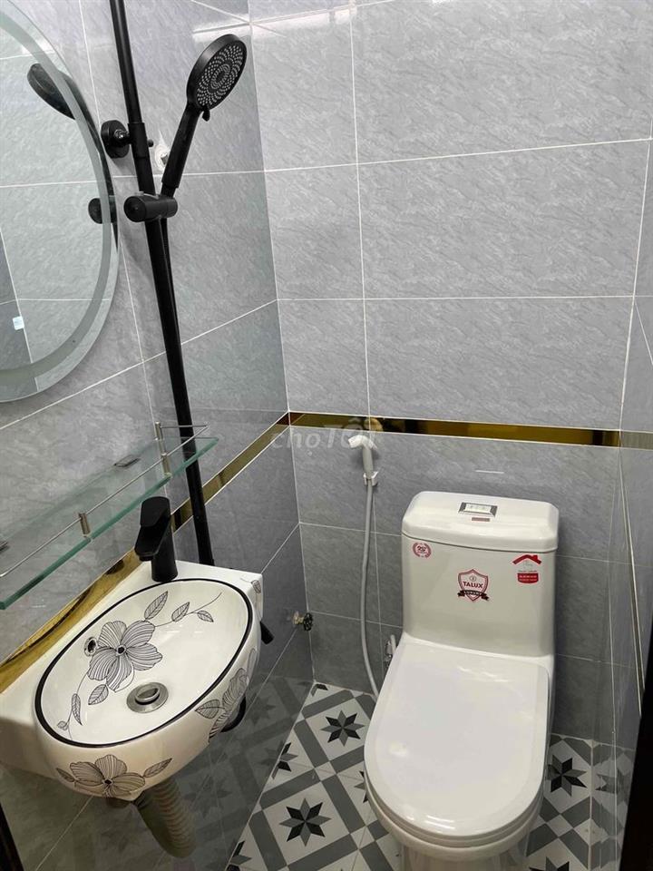 nhà đẹp cần bán đường tôn Đản F10Q4