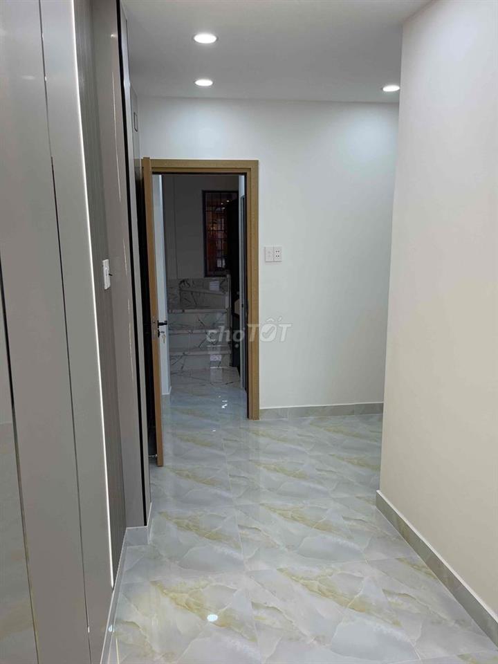 nhà đẹp cần bán đường tôn Đản F10Q4