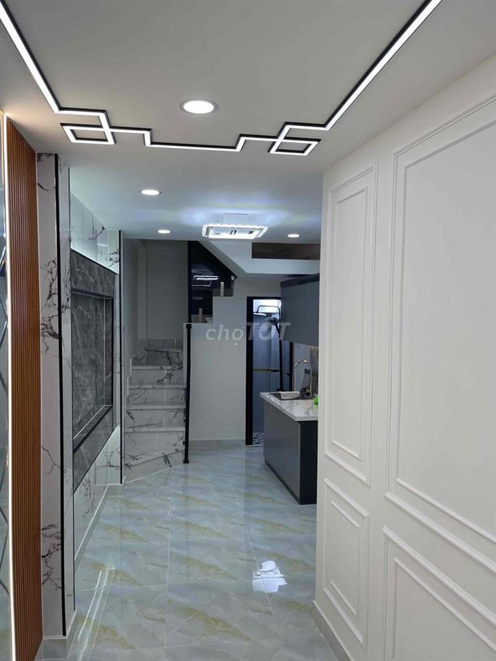 nhà đẹp cần bán đường tôn Đản F10Q4