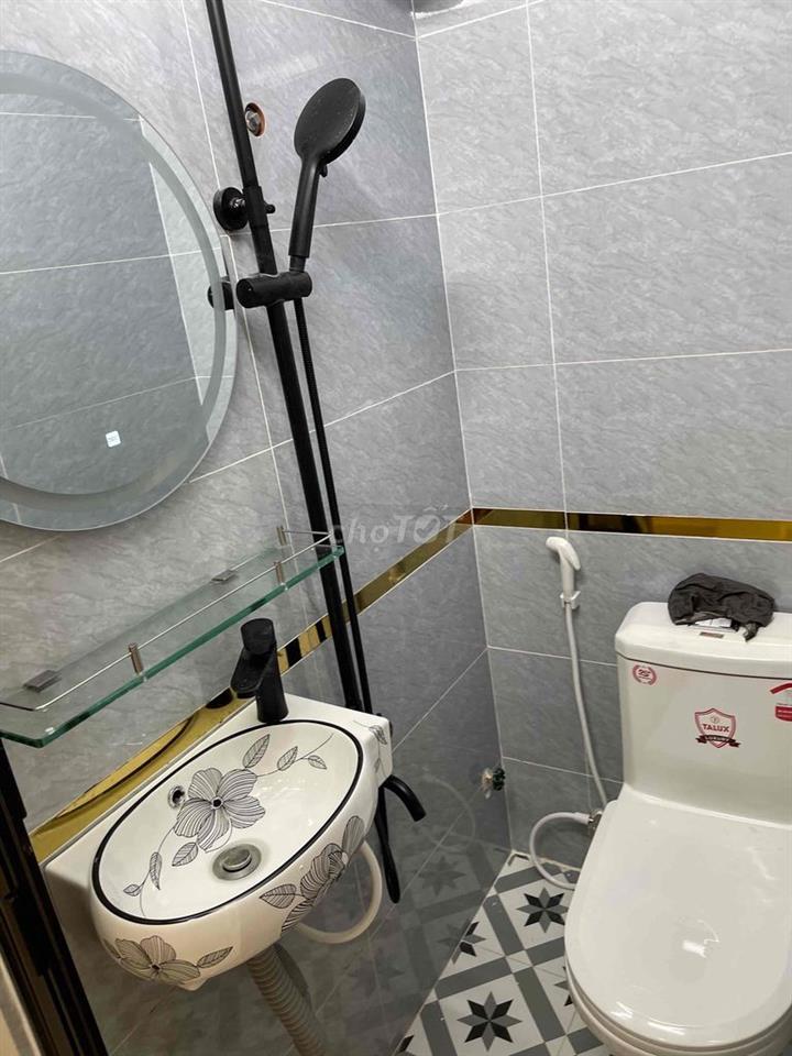 nhà đẹp cần bán đường tôn Đản F10Q4