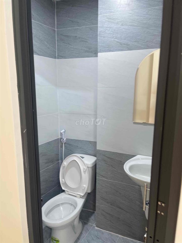 nhà đẹp cần bán đường tôn đản F8Q4