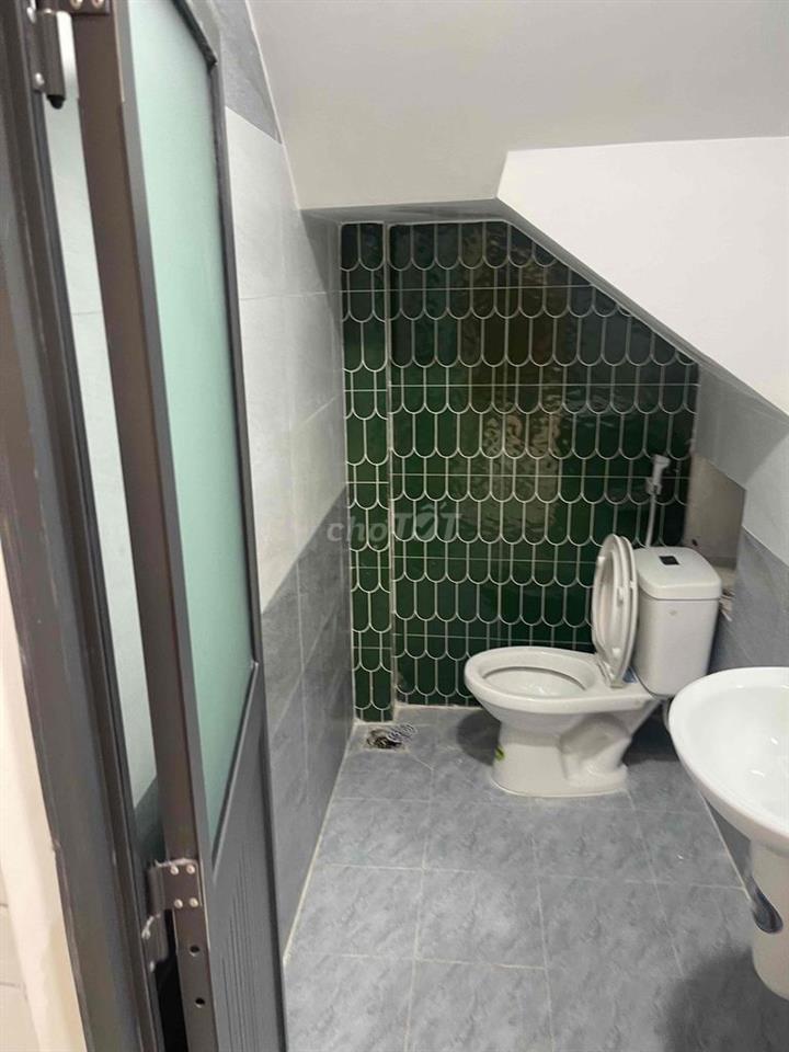 nhà đẹp cần bán đường tôn đản F8Q4