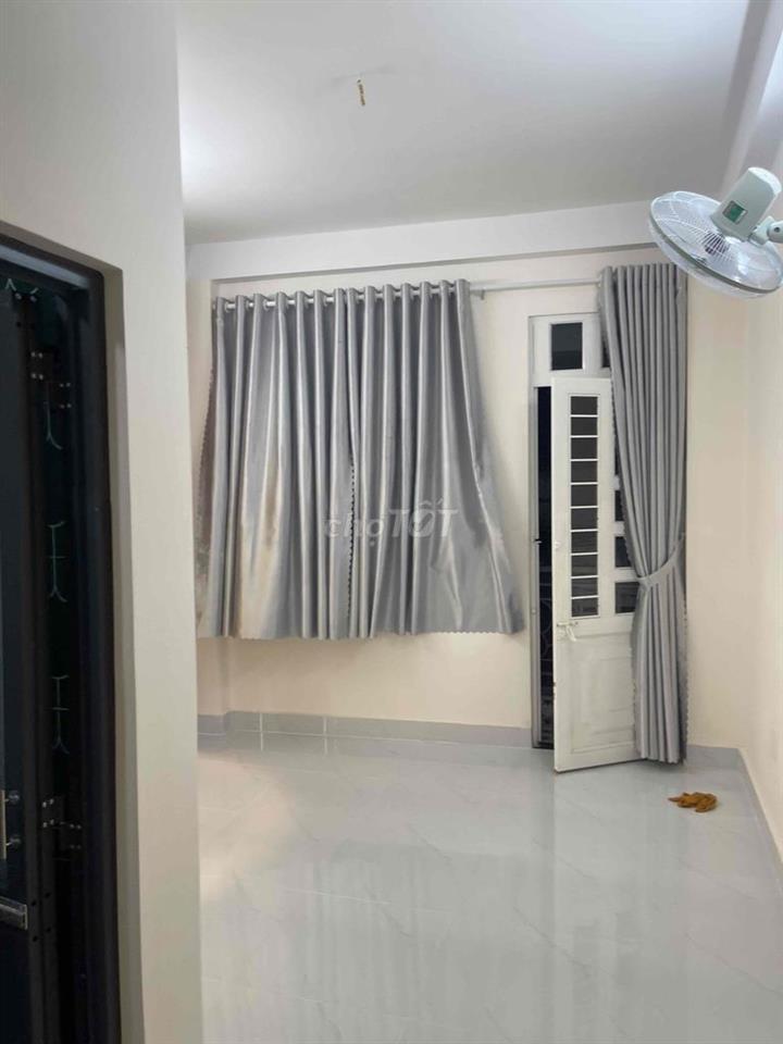 nhà đẹp cần bán đường tôn đản F8Q4