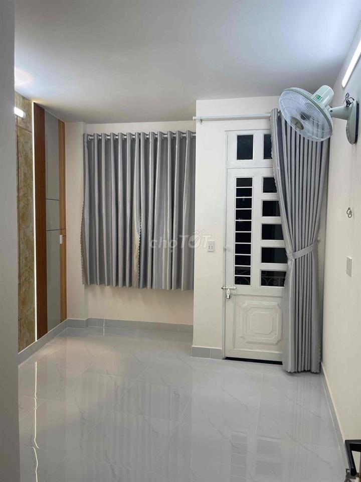 nhà đẹp cần bán đường tôn đản F8Q4